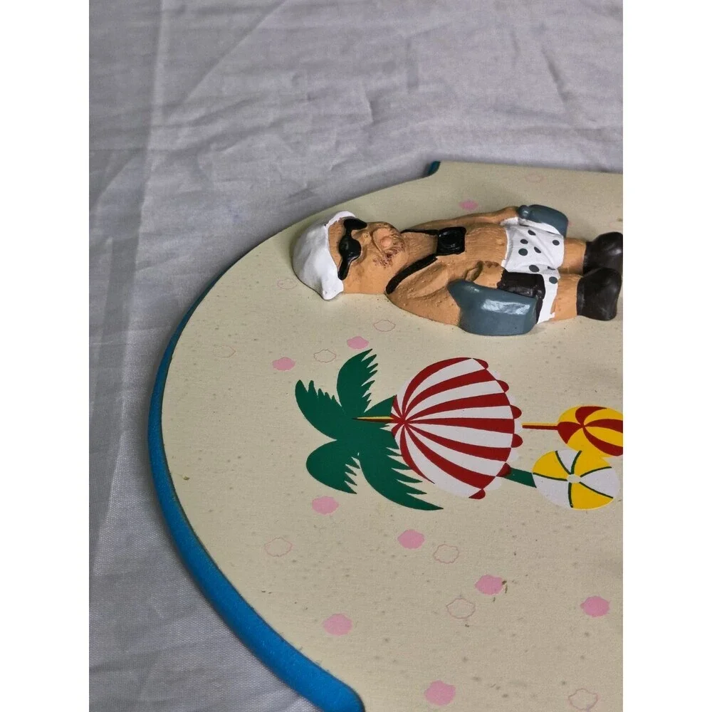 1989 Beachcombers Wooden Wall Mount For Keys Novelty Coastal Beach Guy